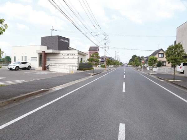 道路から見たえごし歯科医院の写真